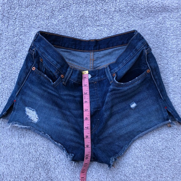 LEVI’S 501 JEANS DENIM SHORTS SIZE 29 - Picture 3 of 11